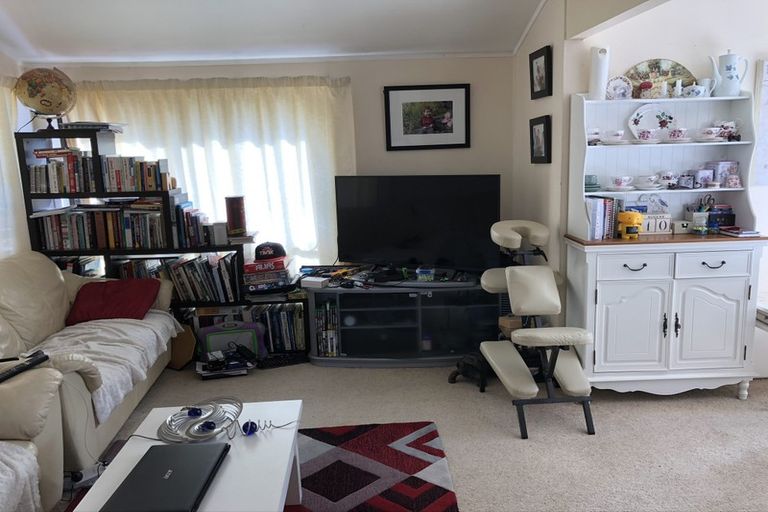 Photo of property in 1/11 Ocean View Road, Hillcrest, Auckland, 0627