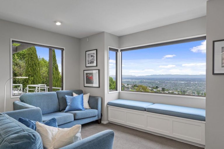 Photo of property in 3 Allom Lane, Cashmere, Christchurch, 8022