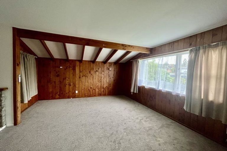 Photo of property in 52 Stottholm Road, Titirangi, Auckland, 0604