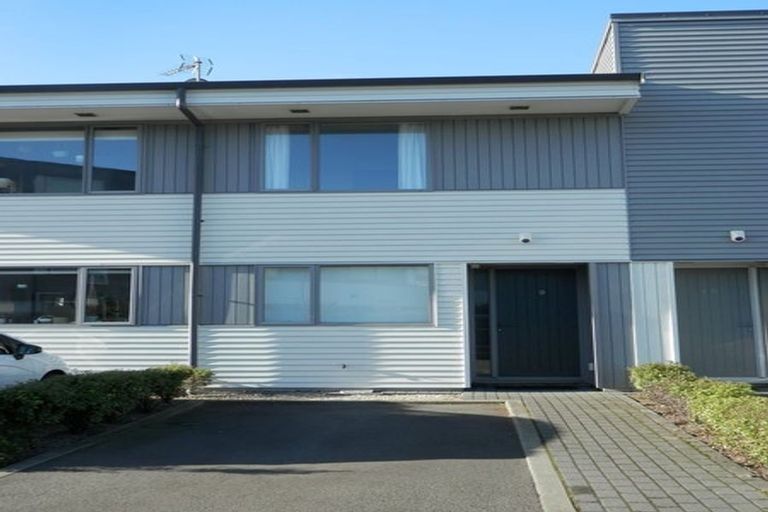 Photo of property in 2u9 Stone Street, Miramar, Wellington, 6022