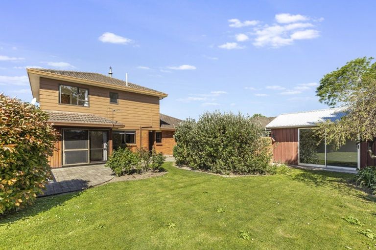 Photo of property in 15 Valerie Place, Redwood, Christchurch, 8051