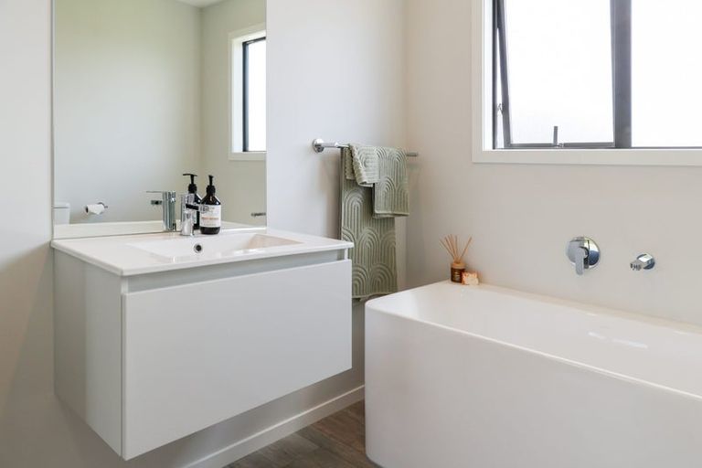 Photo of property in 14 Bentham Street, Westport, 7825