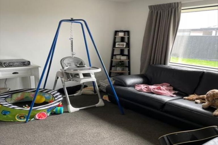 Photo of property in 5 Roles Way, Rolleston, 7615