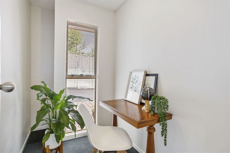 Photo of property in 2/165 Birkenhead Avenue, Birkenhead, Auckland, 0626