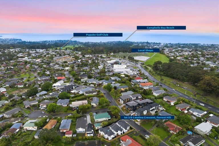 Photo of property in 8c Catalina Crescent, Forrest Hill, Auckland, 0620