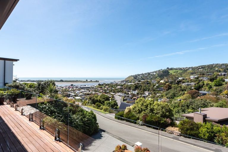 Photo of property in 6 Challenger Lane, Redcliffs, Christchurch, 8081