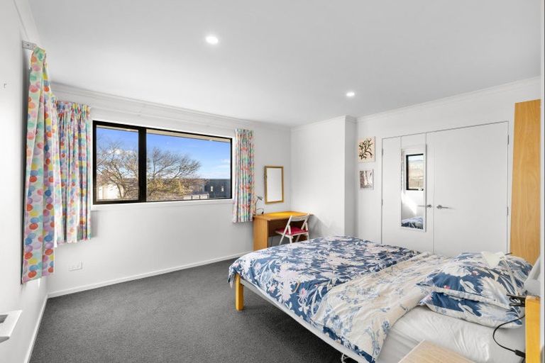 Photo of property in 9 Gibraltar Way, Fitzherbert, Palmerston North, 4410