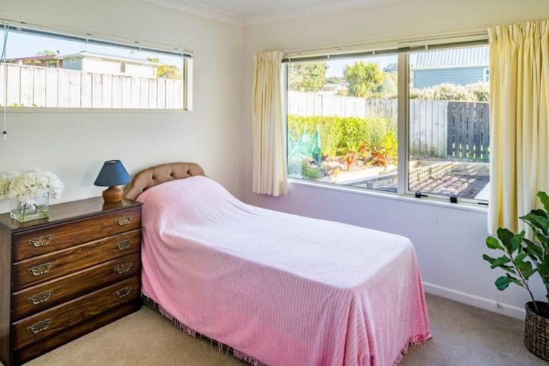 Photo of property in 3 Mariners Way, Whitby, Porirua, 5024