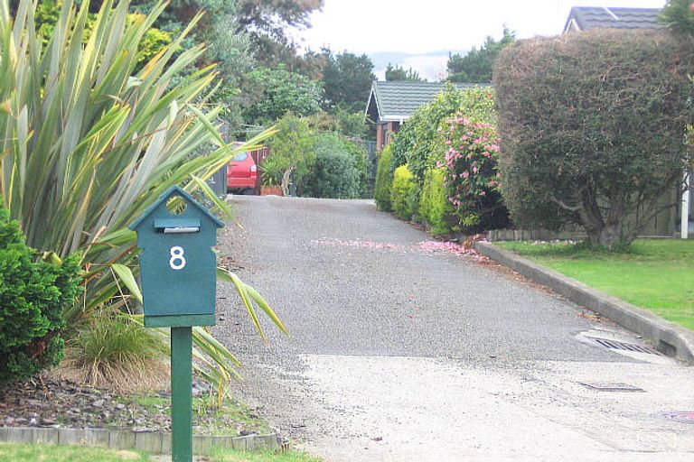 Photo of property in 6 Pinewood Grove, Paraparaumu Beach, Paraparaumu, 5032