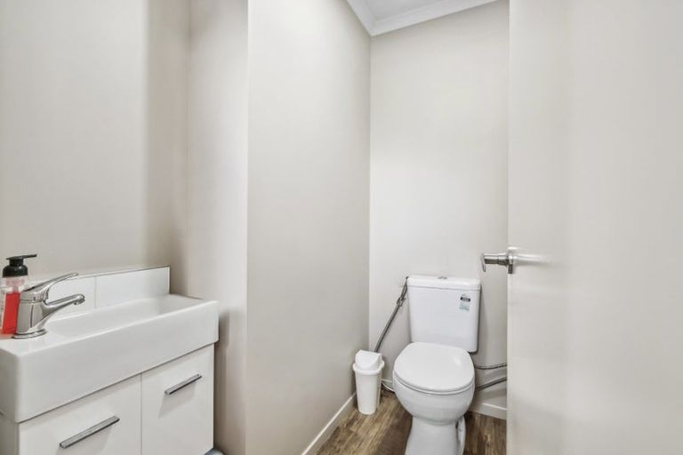 Photo of property in 102u9 Old Farm Road, Hamilton East, Hamilton, 3216