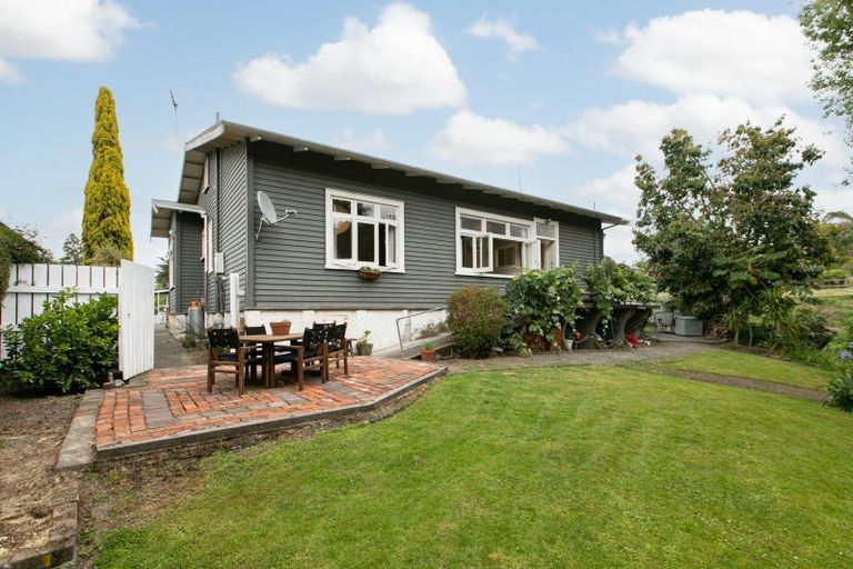 Photo of property in 3 Matthew Street, Waipawa, 4210