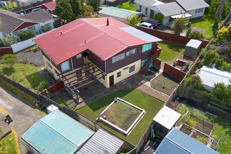 Photo of property in 26 Ewbank Place, Manurewa, Auckland, 2102