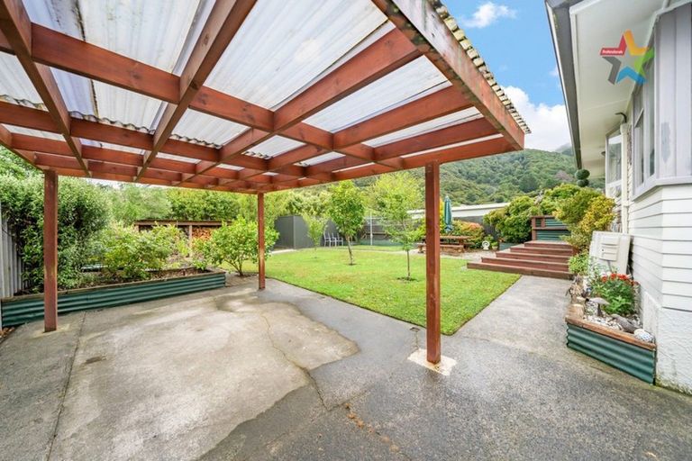 Photo of property in 5 Kowhai Street, Wainuiomata, Lower Hutt, 5014