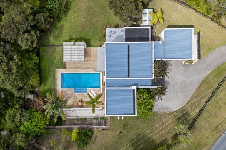 Photo of property in 160 Schnapper Rock Road, Schnapper Rock, Auckland, 0632