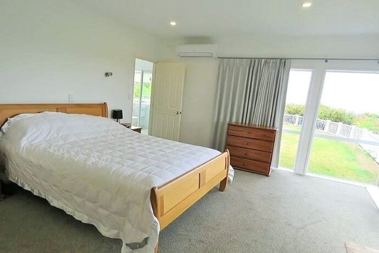 Photo of property in 327 Kaipara Road, Papakura, 2582