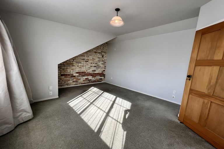 Photo of property in 120 Forest Lake Road, Forest Lake, Hamilton, 3200