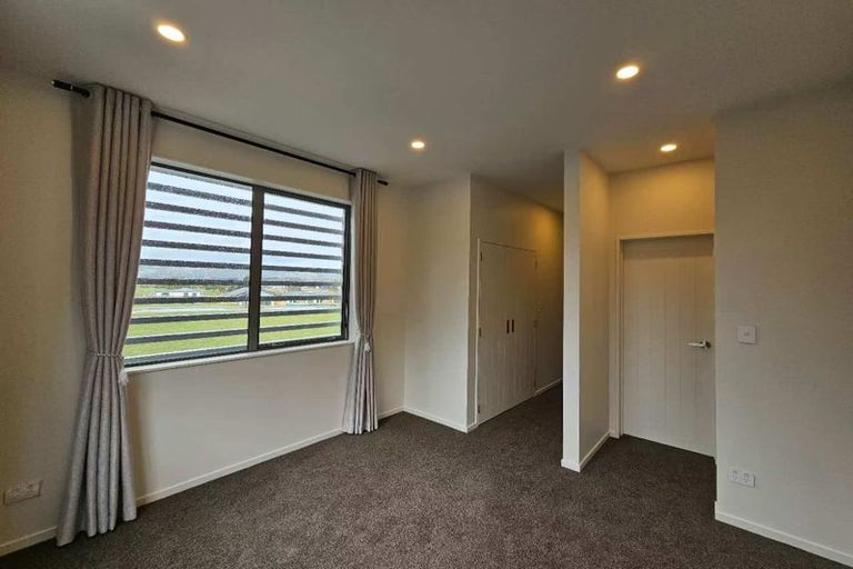 Photo of property in 3 Yellow Pear Lane, Karaka, 2578