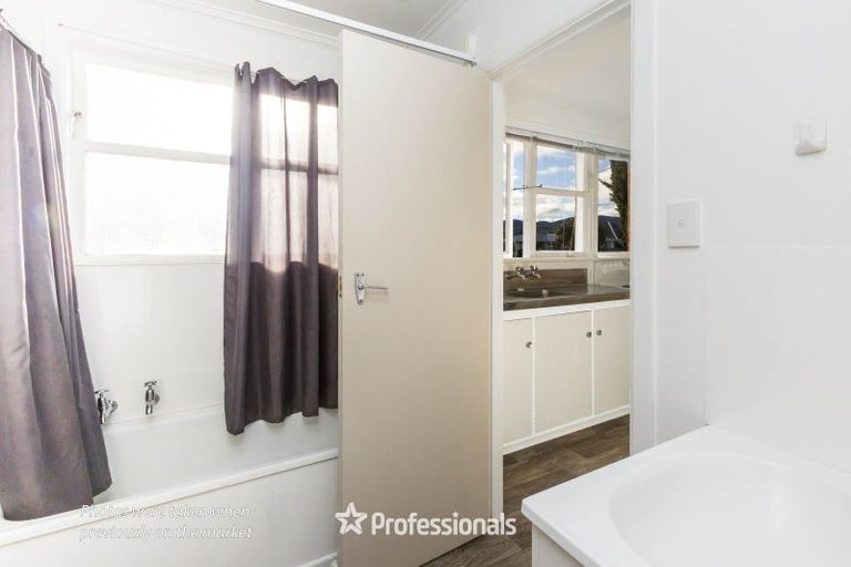 Photo of property in 1/516 Fergusson Drive, Trentham, Upper Hutt, 5018