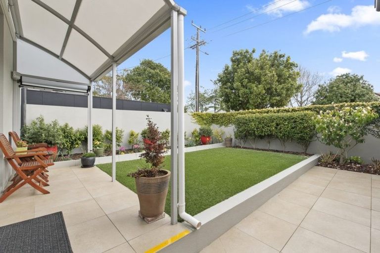 Photo of property in 8a Sylvan Park Avenue, Milford, Auckland, 0620