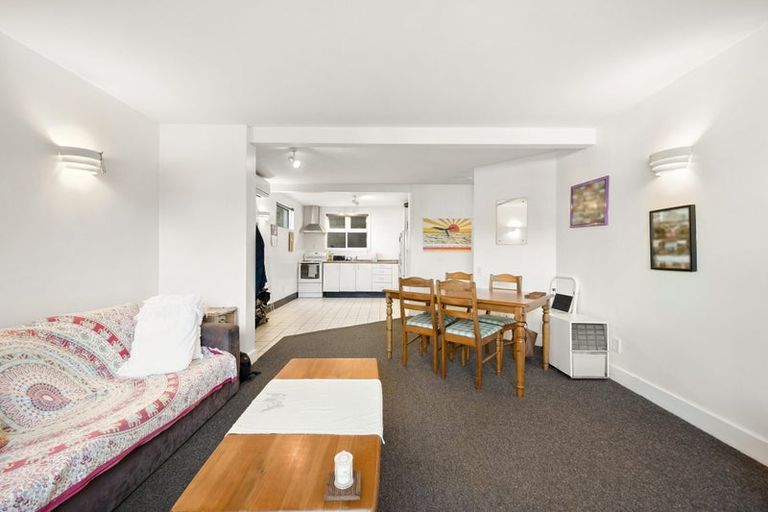 Photo of property in Parkland Flats, 18/51u Adams Terrace, Kelburn, Wellington, 6021