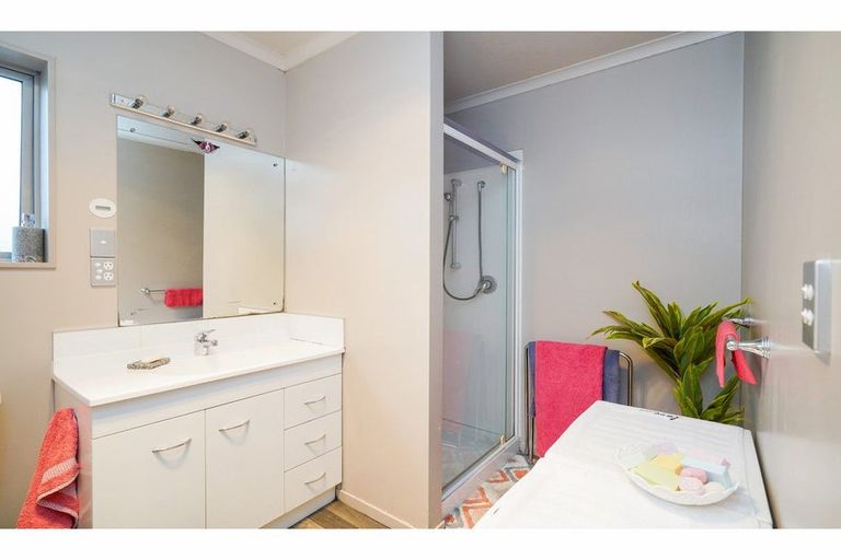 Photo of property in 33 Oteramika Road, Rockdale, Invercargill, 9812
