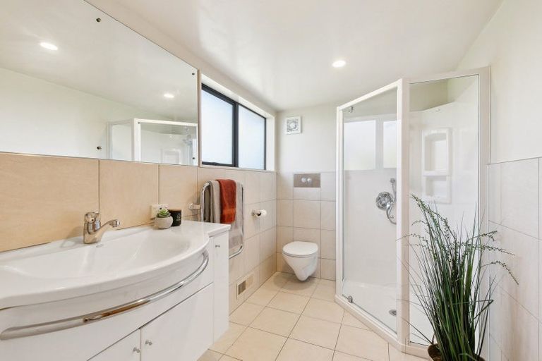 Photo of property in 8 Ranikhet Way, Khandallah, Wellington, 6035