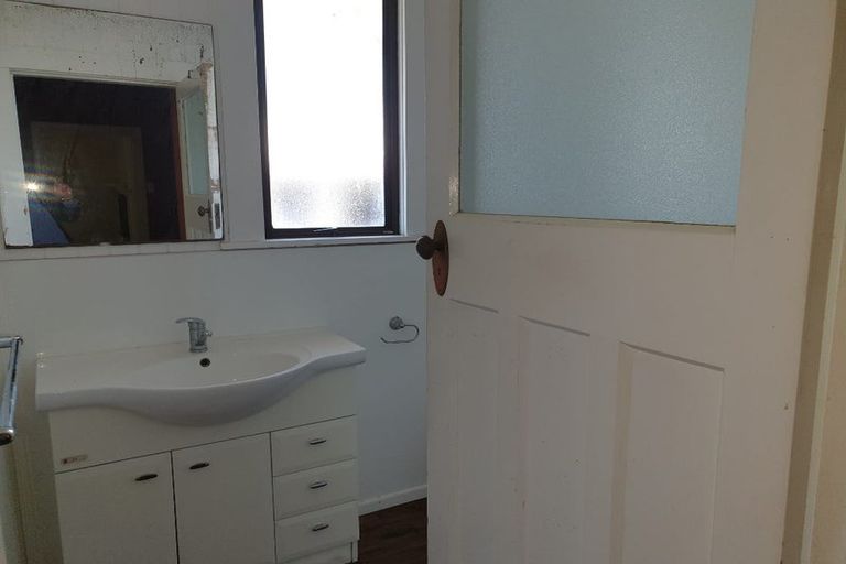 Photo of property in 37 Manuka Street, Castlecliff, Whanganui, 4501