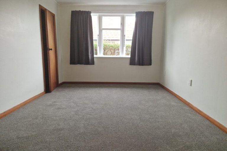 Photo of property in 54 Lismore Street, Merrilands, New Plymouth, 4312