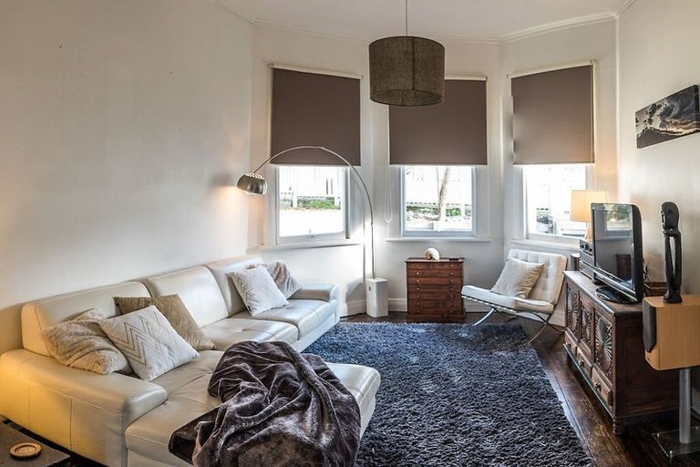 Photo of property in 84 Ayton Drive, Totara Vale, Auckland, 0629