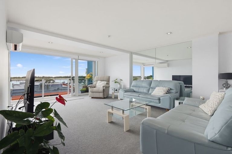 Photo of property in Quayside Apartments, 212/11 George Street, Whakatane, 3120
