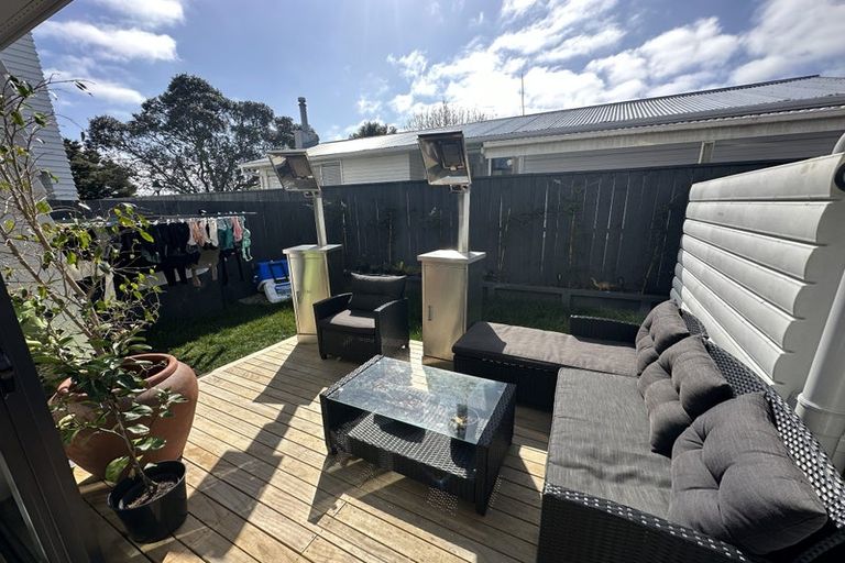 Photo of property in 6/5 Hikurangi Street, Te Atatu Peninsula, Auckland, 0610