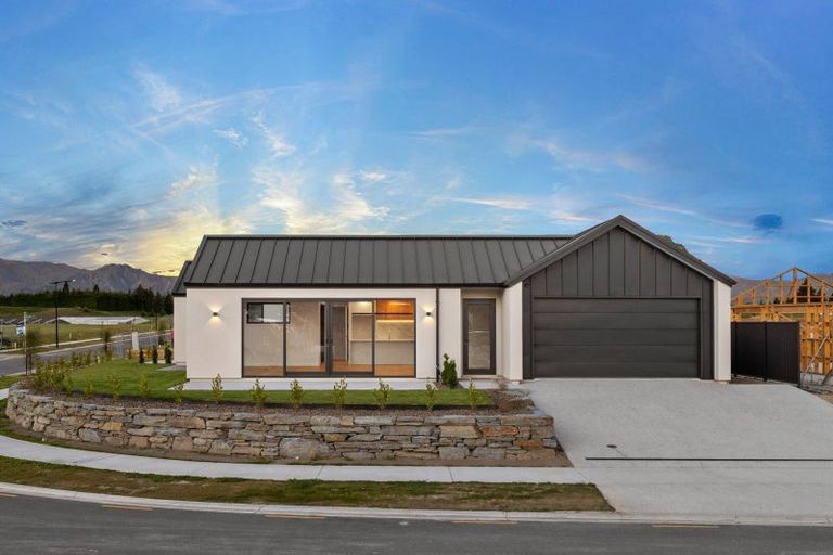 Photo of property in 12 Mason Street, Wanaka, 9305