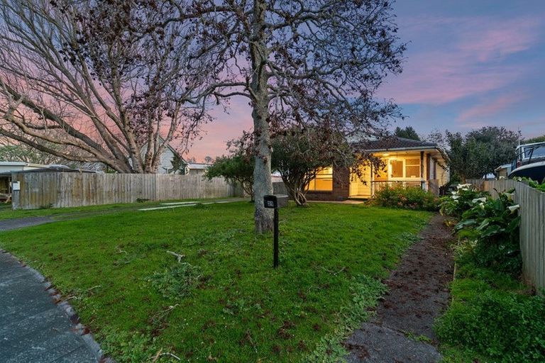 Photo of property in 21 Rountree Place, Conifer Grove, Takanini, 2112