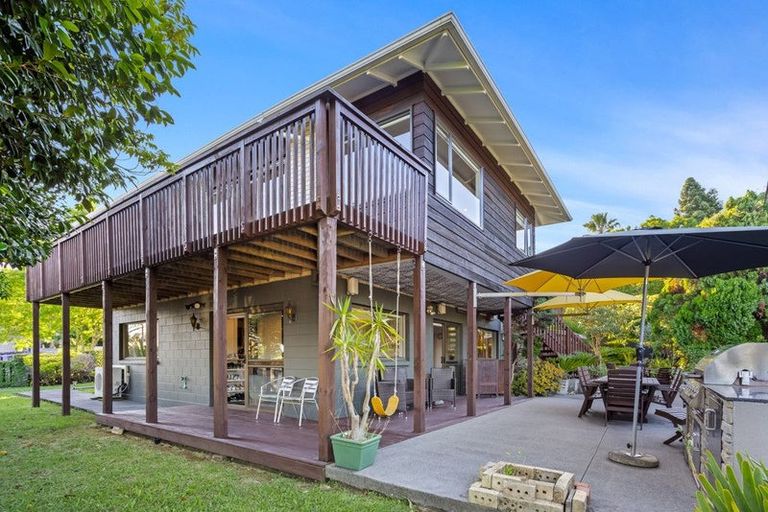 Photo of property in 14 Portsea Place, Chatswood, Auckland, 0626