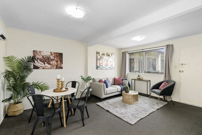 Photo of property in 8/19 Pirie Crescent, Moera, Lower Hutt, 5010