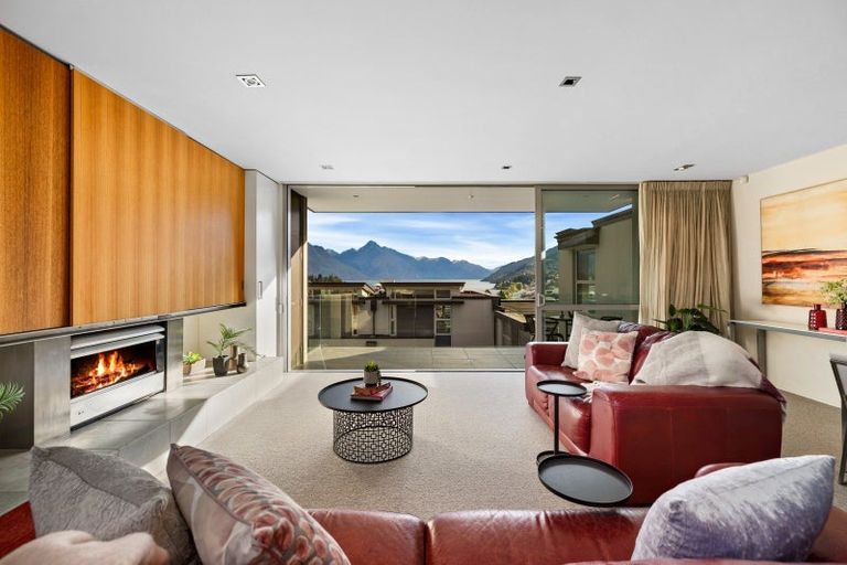 Photo of property in The Beeches Apartments, 9/60 Hallenstein Street, Queenstown, 9300
