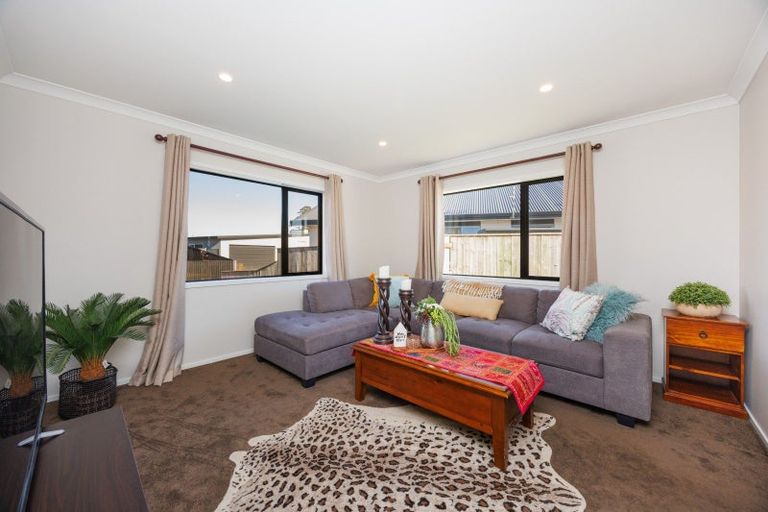 Photo of property in 4 Butler Place, Fitzherbert, Palmerston North, 4410