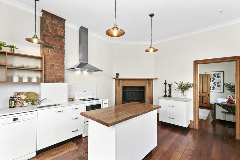 Photo of property in 80 Rolleston Street, Mount Cook, Wellington, 6021