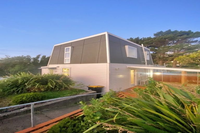 Photo of property in 12 Glen Alton Avenue, Paparangi, Wellington, 6037