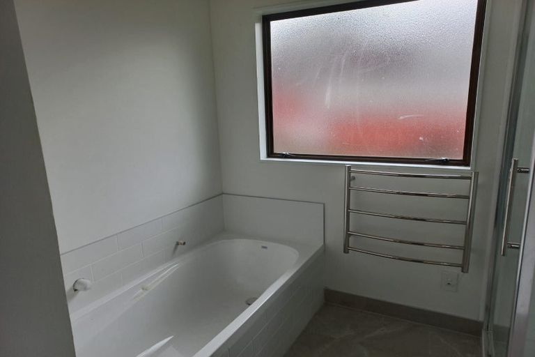 Photo of property in 5/37a Glengarry Road, Glen Eden, Auckland, 0602