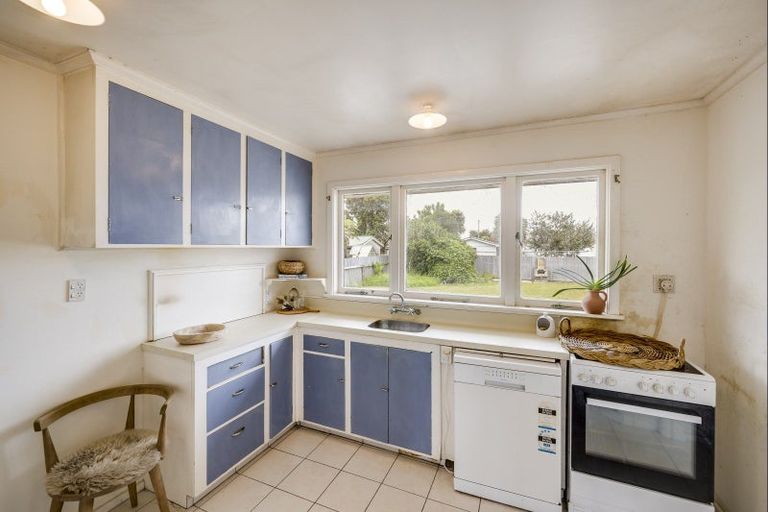 Photo of property in 12 Trevelyan Street, Onekawa, Napier, 4110