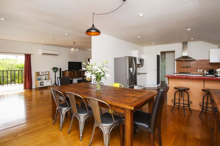 Photo of property in 89 Roberts Road, Te Atatu South, Auckland, 0610