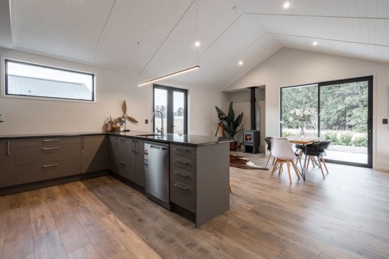 Photo of property in 40 Mount Creighton Crescent, Wanaka, 9305