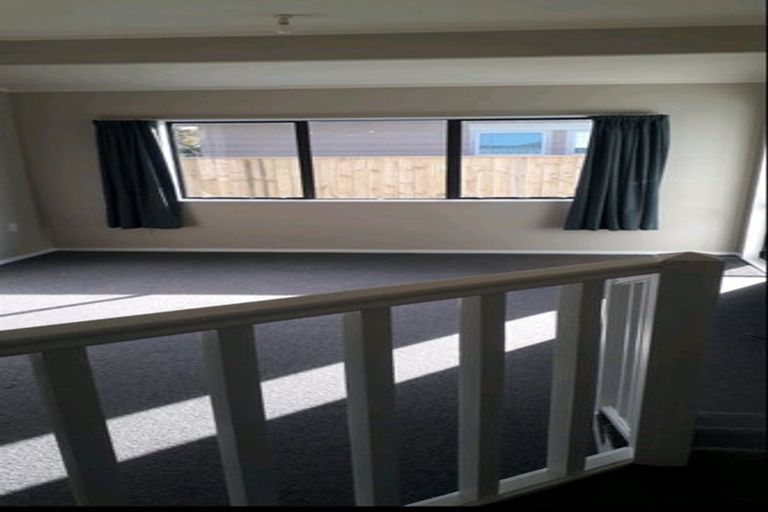 Photo of property in 1f2 Glenbrook Grove, Naenae, Lower Hutt, 5011