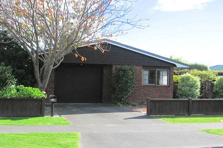 Photo of property in 18 Karu Crescent, Waikanae, 5036