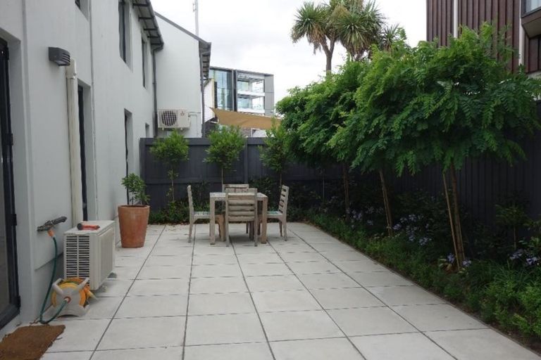 Photo of property in 2/388 Montreal Street, Christchurch Central, Christchurch, 8013