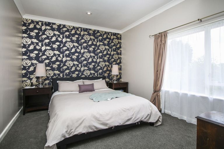 Photo of property in 89 Roberts Road, Te Atatu South, Auckland, 0610