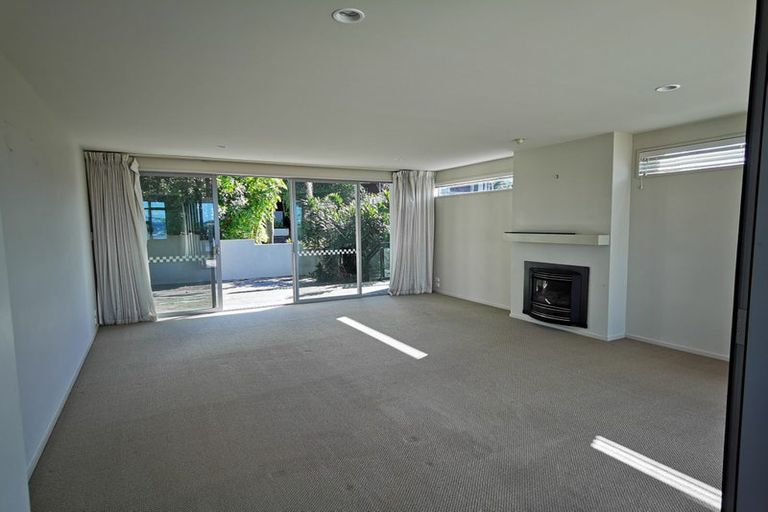 Photo of property in 20 Bournemouth Terrace, Murrays Bay, Auckland, 0630