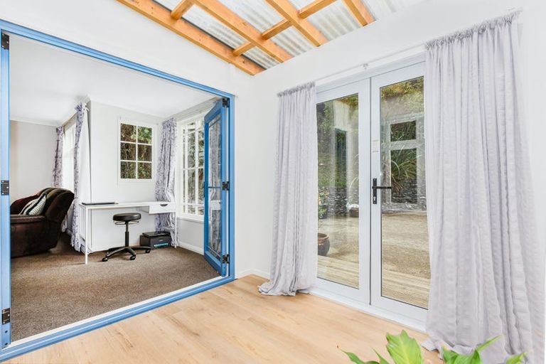 Photo of property in 1 Gordon Road, Plimmerton, Porirua, 5026