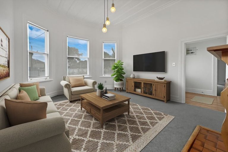 Photo of property in 125 Vauxhall Road, Narrow Neck, Auckland, 0624